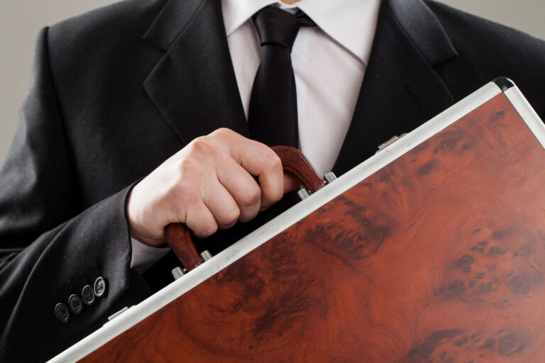 Что такое карт-бланш: юридическое и разговорное значение