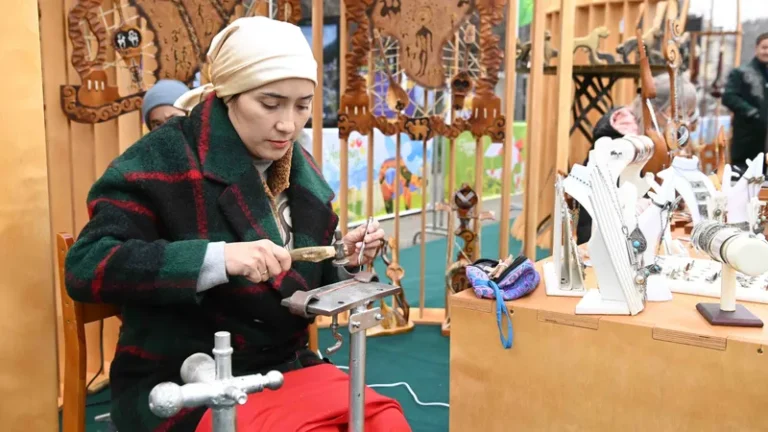 Домохозяйства Казахстана произвели услуг на 441,5 млрд тенге