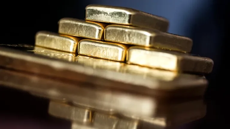 Золото дешевеет пятую сессию подряд