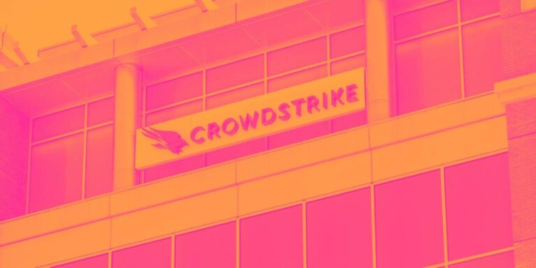Акции CrowdStrike выросли после повышения рейтинга