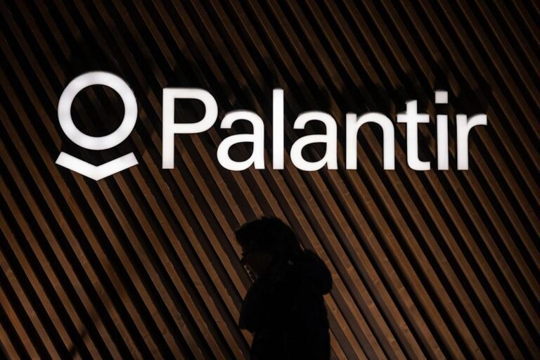 Palantir растет, несмотря на дорогую оценку