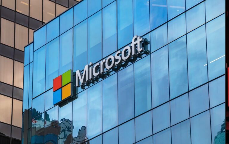 Аналитик назвал Microsoft шансом для покупки