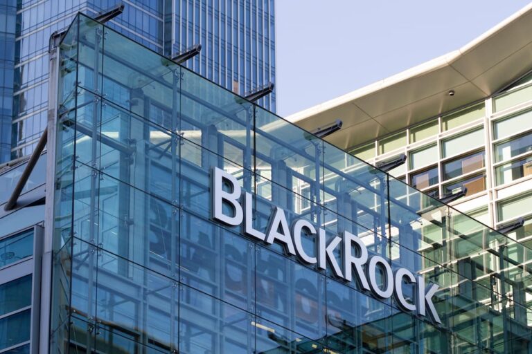 BlackRock вывела $77 млн из биткоин- и Ethereum-ETF
