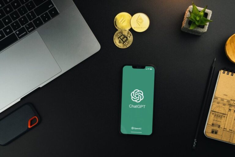 ChatGPT назвал 3 криптовалюты для покупки в апреле