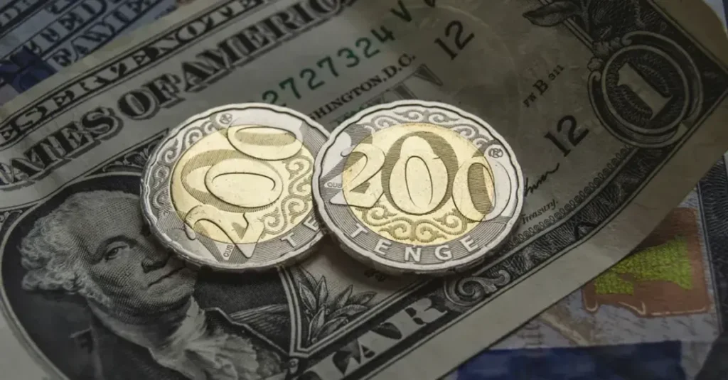 Доллар на KASE снизился до 478,15 тенге