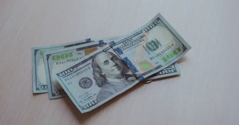 KASE зафиксировала курс доллара на уровне 482,33 тенге