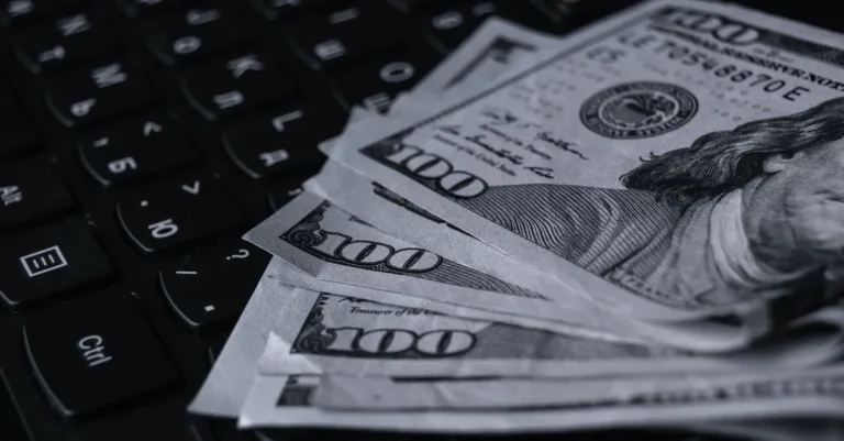 На KASE доллар торгуется по 481,91 тенге