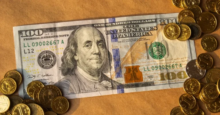 KASE: доллар торгуется на уровне 481,95 тенге