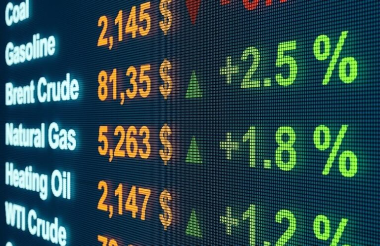 Нефть Brent с начала 2026 года подорожала почти на 83%