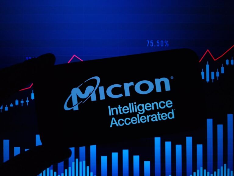 Barclays повысил цель по акциям Micron до $675