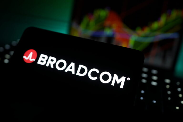 Сооснователь Broadcom продал акции на $250 млн