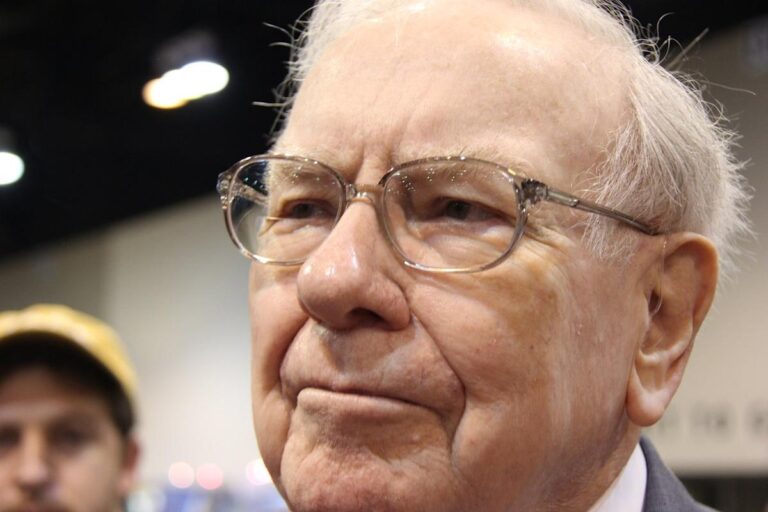 Грег Абель курирует 48 акций Berkshire на $320 млрд