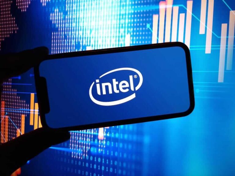 Акции Intel резко выросли перед отчетом за квартал