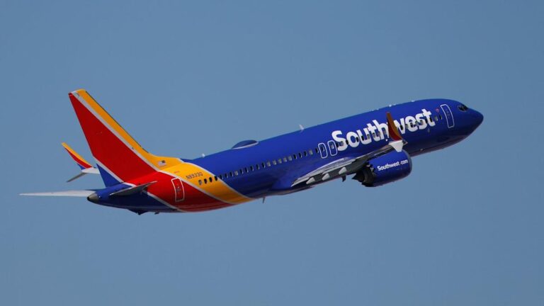 Southwest Airlines вернулась к прибыли, но топливо давит