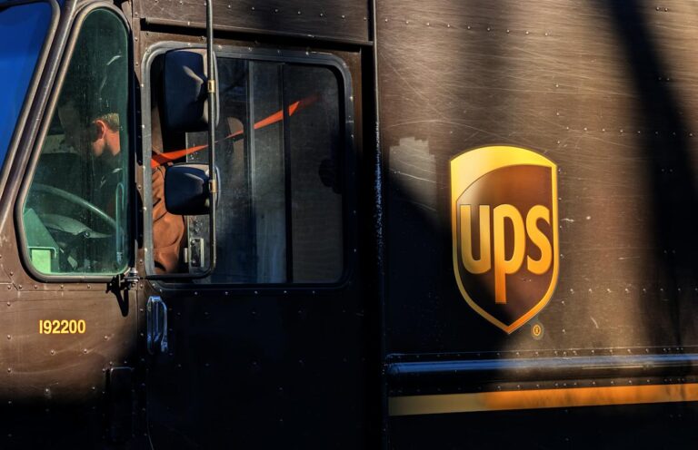 UPS сокращает Amazon, но инвесторы не видят отдачи