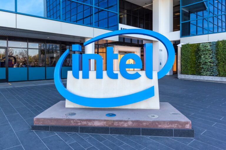 Intel выигрывает от спроса на серверные чипы для ИИ