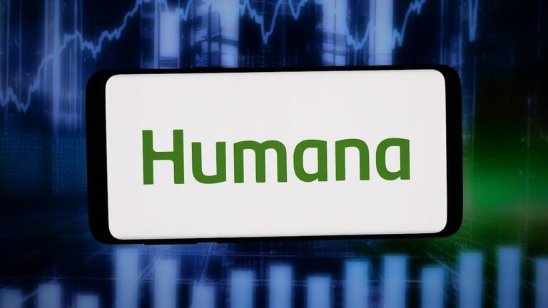 Акции Humana упали после отчета за первый квартал