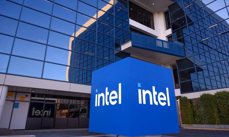 Акции Intel взлетели после сильного отчета