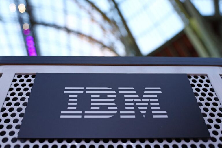 Акции IBM упали более чем на 10% после отчета
