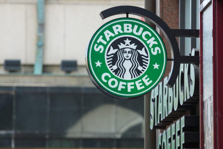 Stifel повысил цель по Starbucks до $115