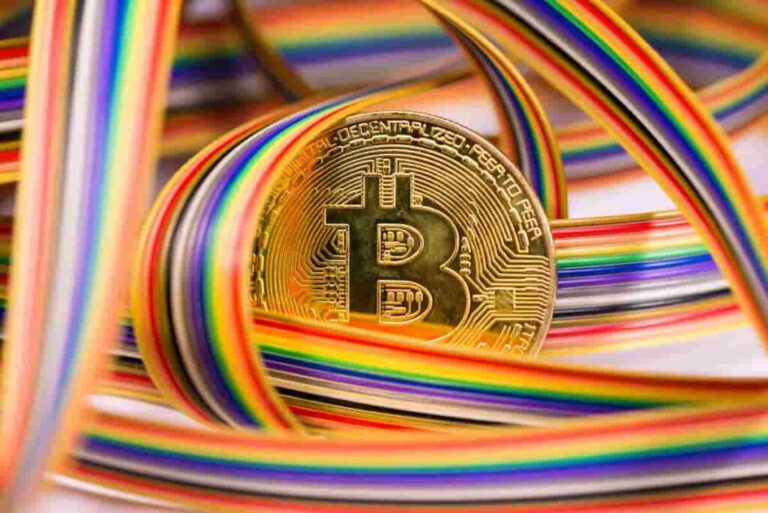 Bitcoin держится ниже $70 тыс. по модели Rainbow Chart