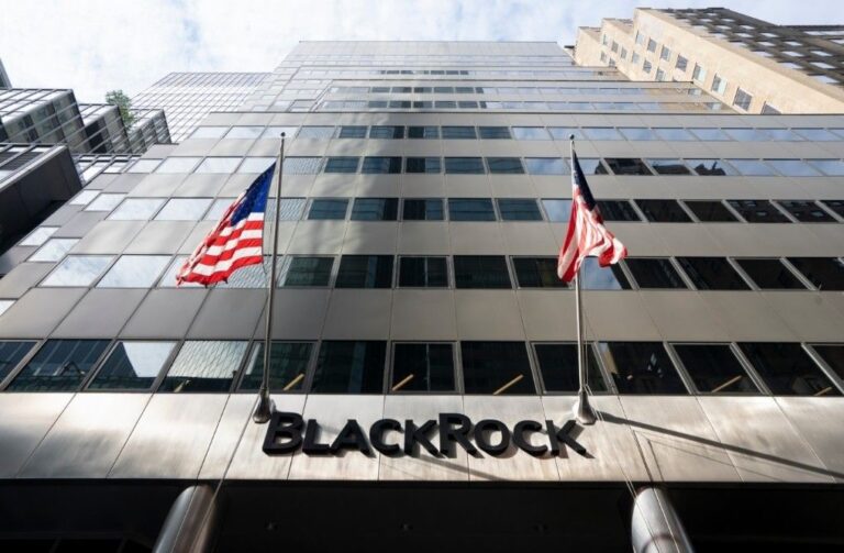 BlackRock за неделю вывела из крипто-ETF $320 млн