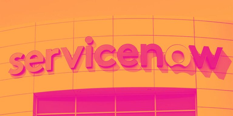 Акции ServiceNow упали на 9,4% после оценки UBS