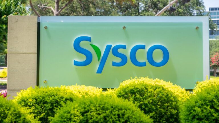 Sysco наращивает объемы и улучшает прогноз