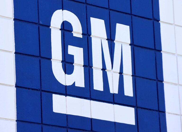 GM опирается на возврат пошлин и доходы от сервисов