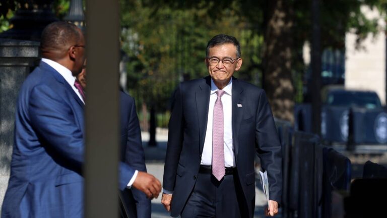 Bank of America повысил цель по Intel, но сохранил «продавать»