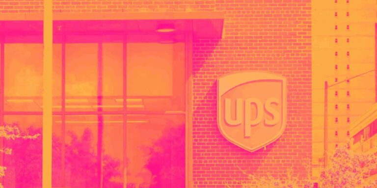 UPS подходит к отчету на фоне снижения выручки