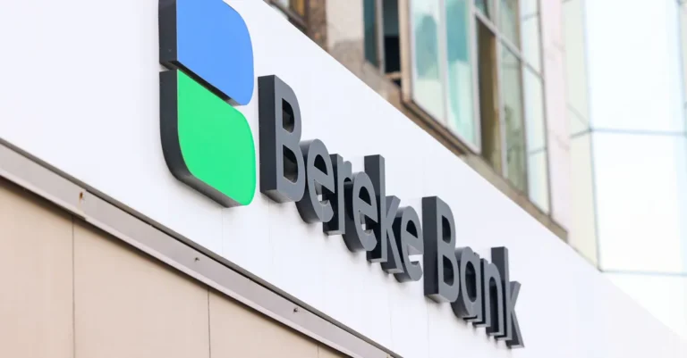 Fitch улучшило прогноз по Bereke Bank до позитивного