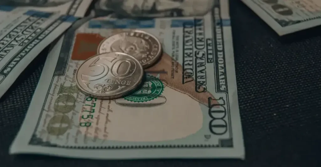 Курс доллара на KASE составил 466,33 тенге