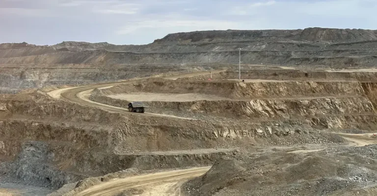 AltynAlmas разместил облигации на бирже AIX