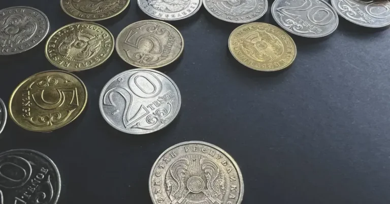 Курс доллара на KASE снизился до 475,09 тенге