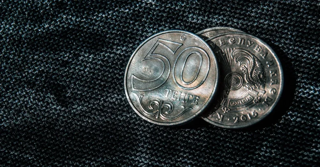 Доллар на KASE торгуется по 474,53 тенге