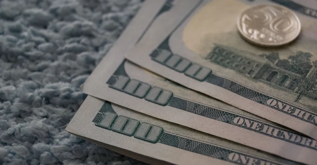 Средневзвешенный курс доллара составил 469,49 тенге