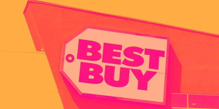 Best Buy отстала от ожиданий в обзоре ретейлеров