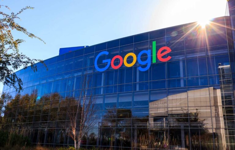 Акции Google выросли на 26% перед отчетом Alphabet